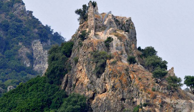 Castello di Pontes, Italy
